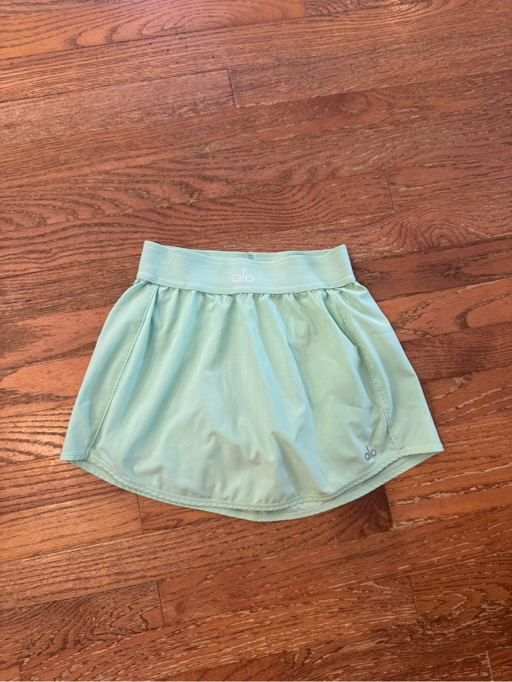 ALO Yoga light  Mint Green match point  Skirt